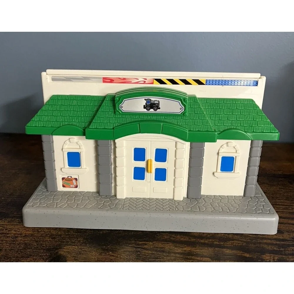 Fisher Price GeoTrax Tracktown Railway Remote Depot Terminal